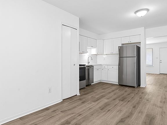 3rd image of 38198 Hixford Pl #38198