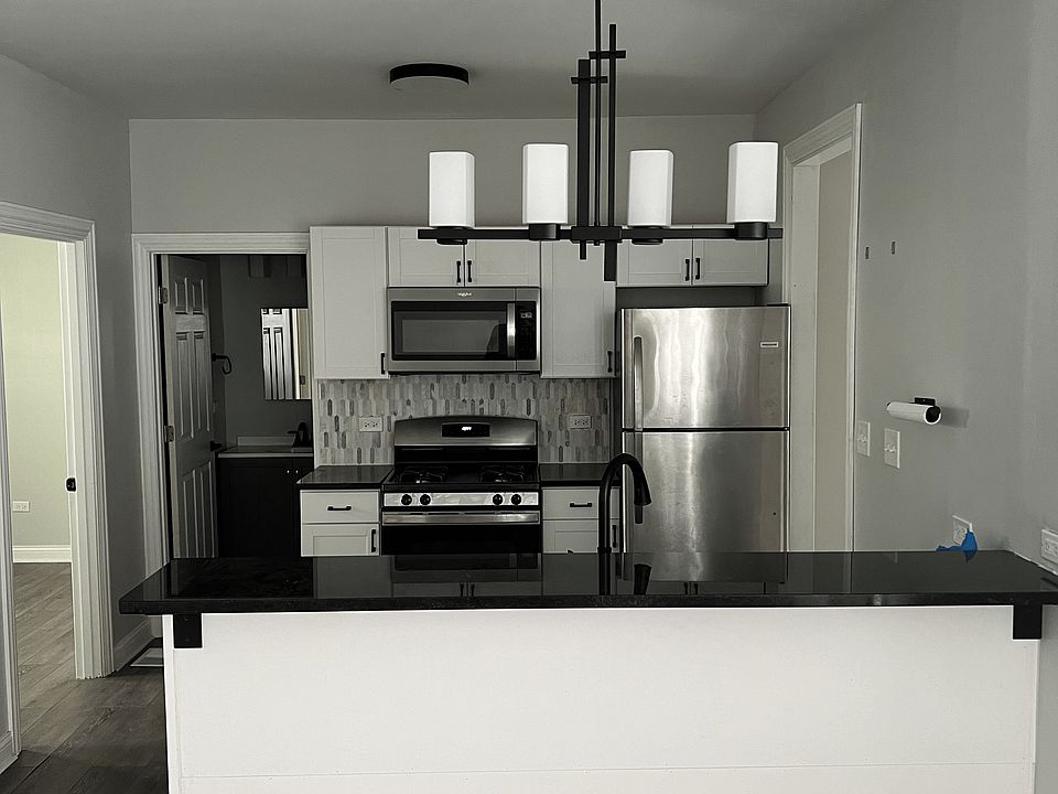1st image of 4140 S Maplewood Ave #2