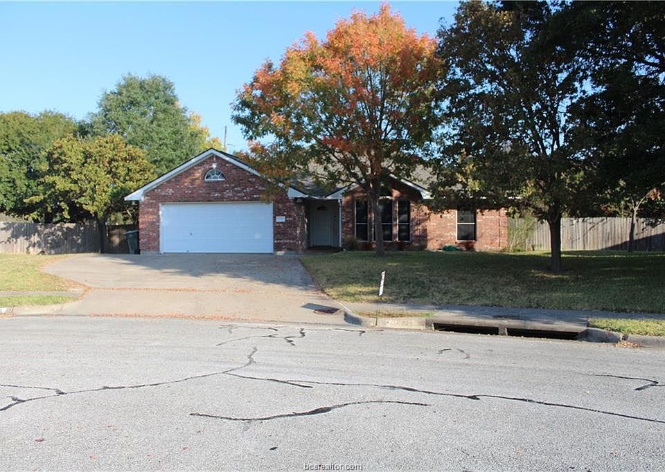 1st image of 1529 Strasburg Cir