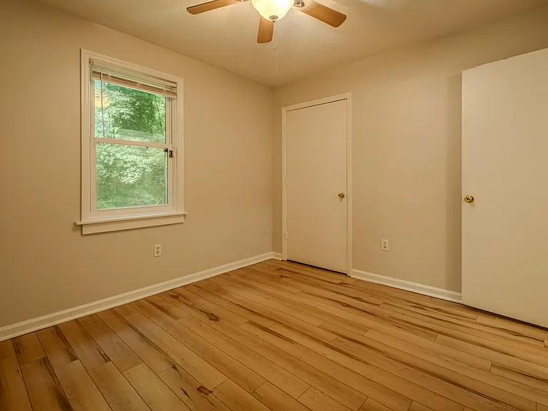 1180 Whit Davis Rd — Photo 11