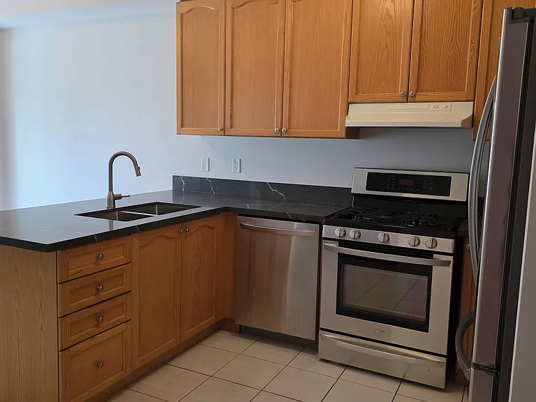 33 Aikenhead Ave — Photo 12