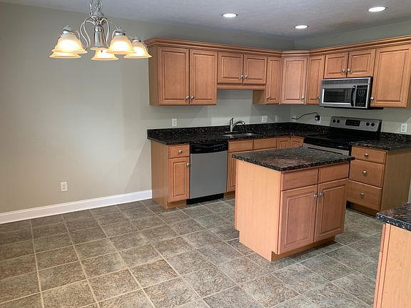 3rd image of 314 Sonoma Way
