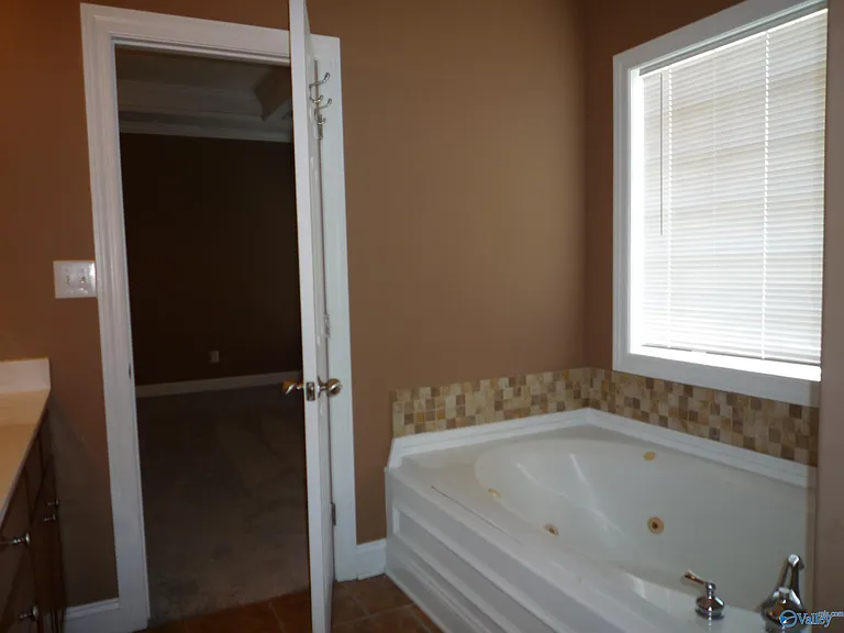 16656 Bellewood Dr — Photo 15
