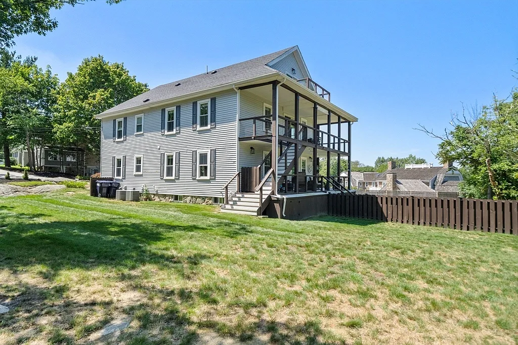 4 bed, 2.5 bath, 2412 sqft, $6,000 — Photo 3