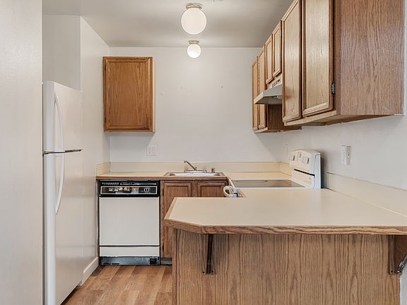5th image of 9815 52nd St W #D