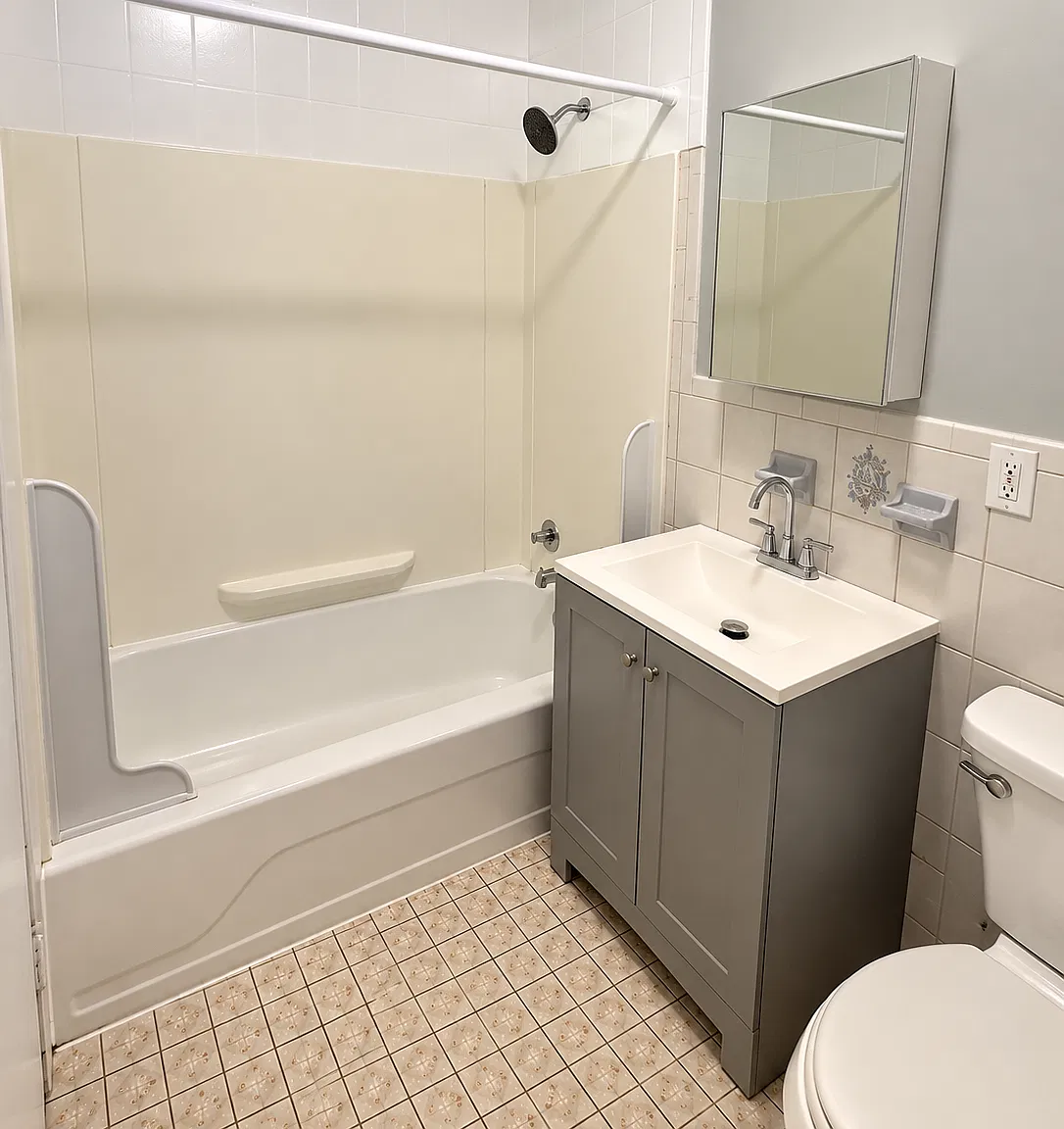 2 bed, 600 sqft, $2,050 — Photo 4