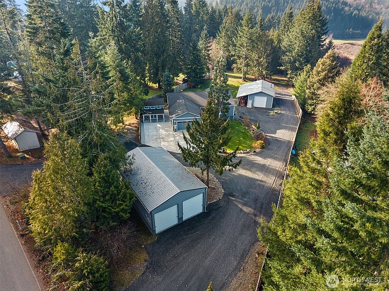 2nd image of 3115 & 3119 Zenkner Valley Road SW