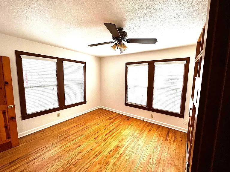 1710 Virginia Ave — Photo 9