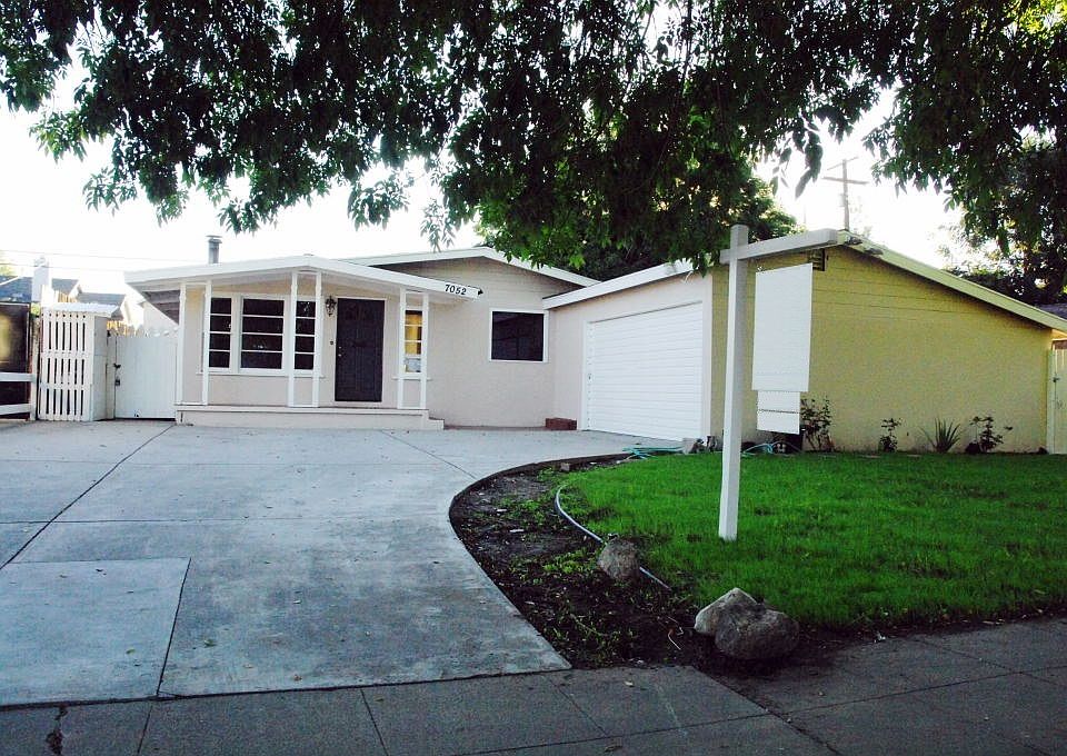 1st image of 7052 Fullbright Ave