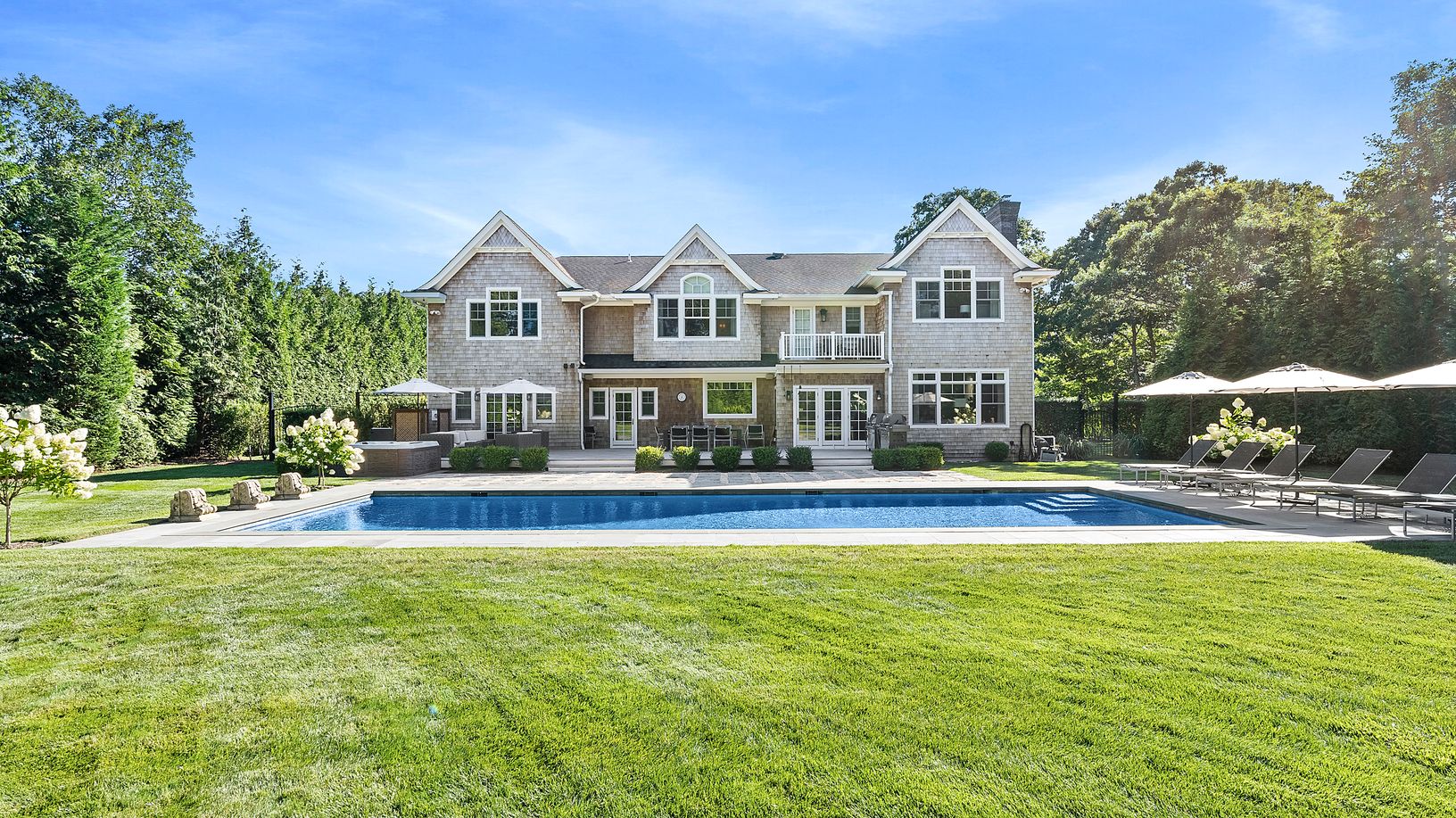  Professionally Landscaped