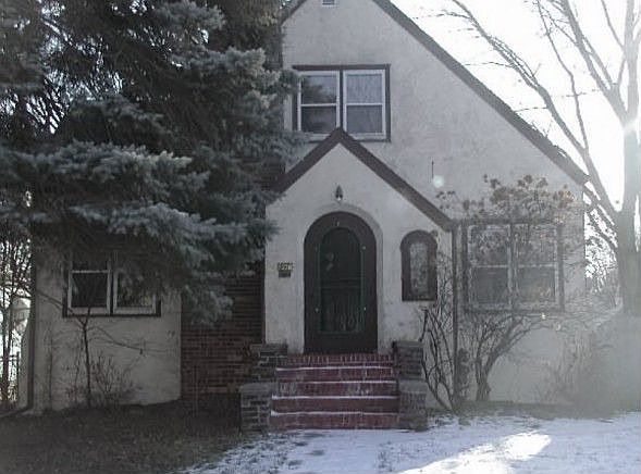 2nd image of 1283 Van Buren Ave
