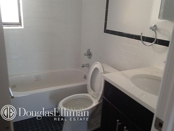 3rd image of 2305 30th Ave APT C1