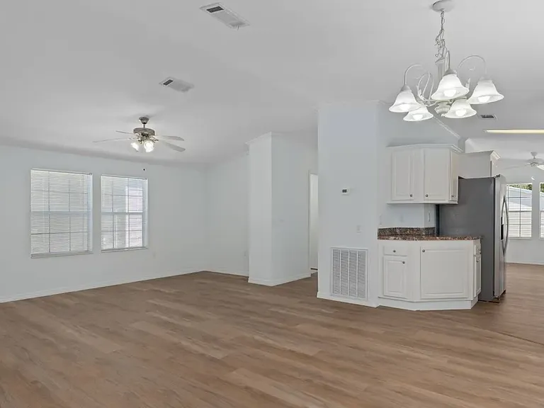 8102 W Coconut Palm Dr — Photo 2