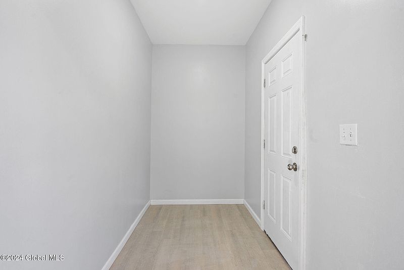 5th image of 20 Benson Street