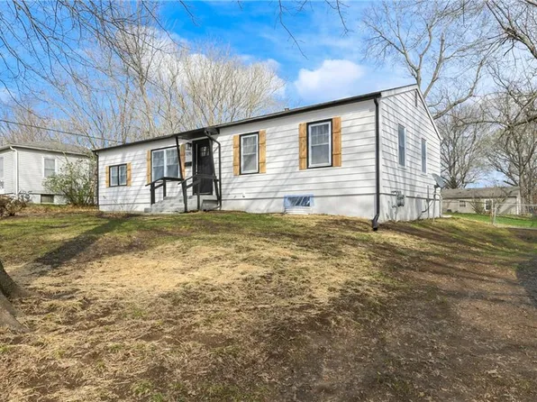 1215 N Whitney Rd, Independence, MO 64056