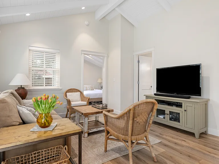 309 E Canon Perdido St — Photo 2