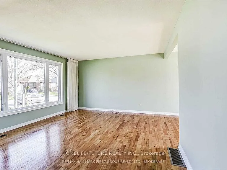 361 Gliddon Ave #MAIN — Photo 2