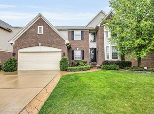 49294 Saint Nicholas, Utica, MI