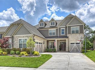 1621 Maple Oak Dr, Charlotte, NC 28270