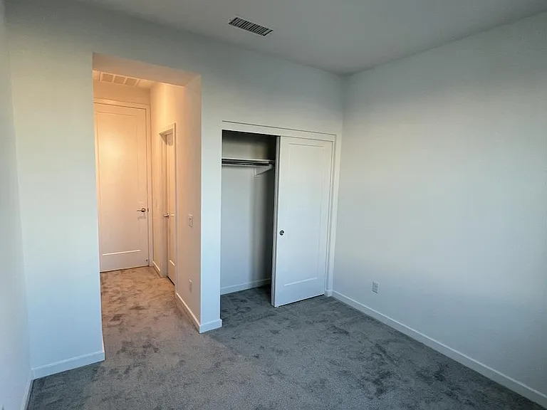 379 Placemark — Photo 15