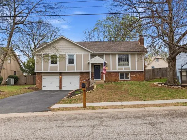 10210 Rosehill Rd, Lenexa, KS 66215