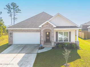 5625 Overland Dr, Biloxi, MS 39532