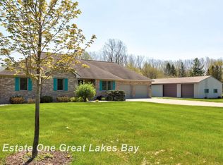 3562 N Gleaner Rd, Freeland, MI 48623