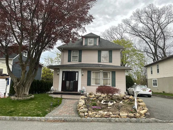 52 W Munson Ave, Dover, NJ 07801