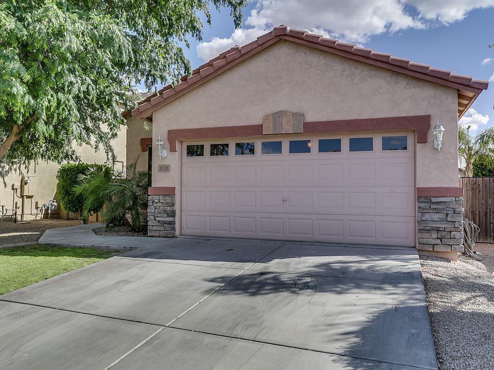 2nd image of 1131 E San Tan Dr