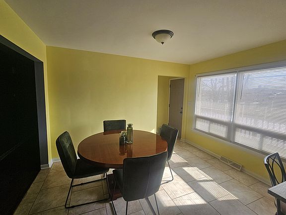 3rd image of 1241 W 56th Ave