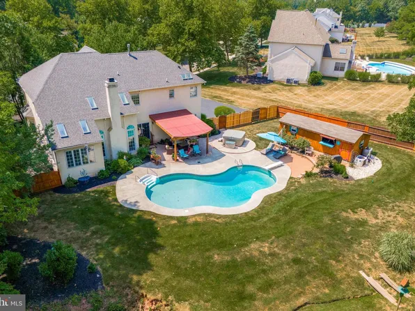 1794 Morgan Ln, Collegeville, PA 19426