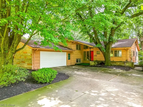 123 Overlook Dr, Kent, OH 44240