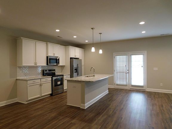 4th image of 3754 Summerline Ln NE