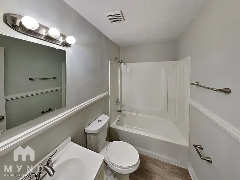 300 Jones St #300 — Photo 14