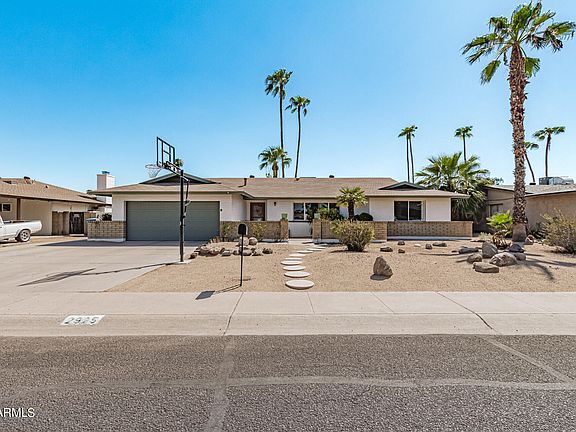 2nd image of 2925 W Palmaire Avenue
