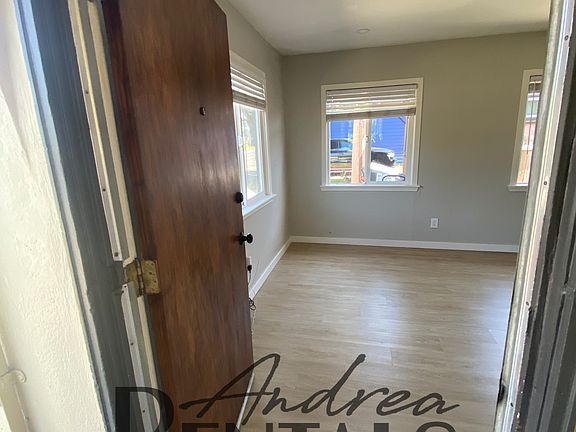 4th image of 3353 Brookdale Ave