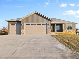 829 Barclay Dr, Farmington, MO 63640