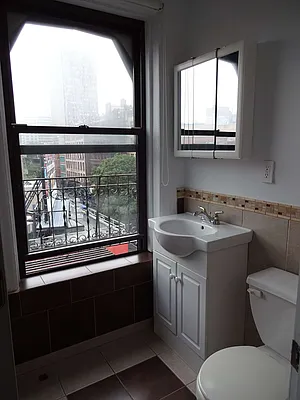 Rented by Salon Realty Corp | media 19