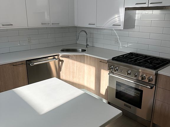 3rd image of 410 W Broadway #201
