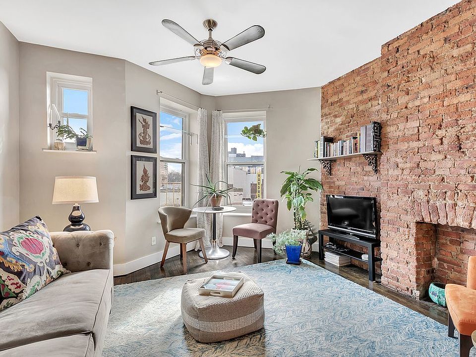 2nd image of 786 Washington Ave #2FRR
