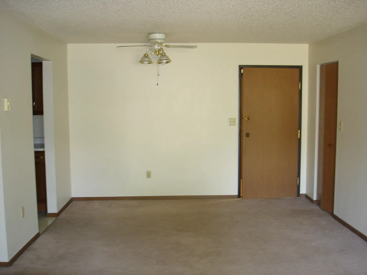 2 bed, 850 sqft, $1,025 — Photo 1