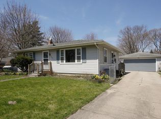 624 W Hanover St, Marshall, MI 49068