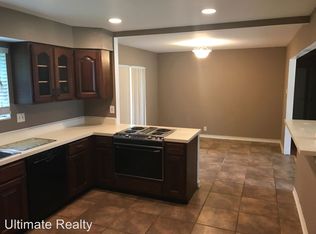 261 Palm Dr, Hazelwood, MO 63042