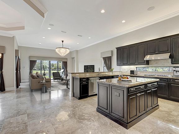 4th image of 16864 Crown Bridge Dr