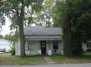 904 N 1st St, Boonville, IN 47601