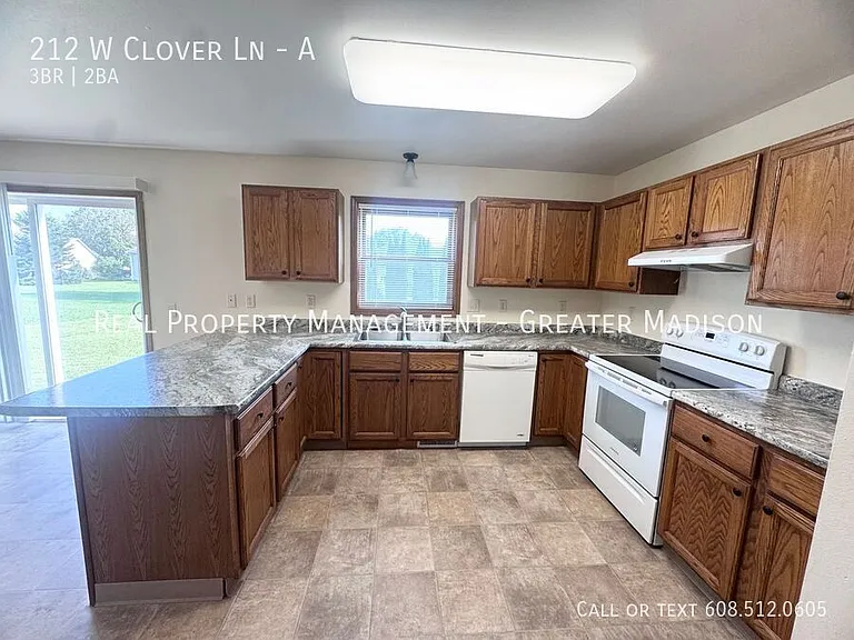 212 W Clover Ln #A — Photo 7