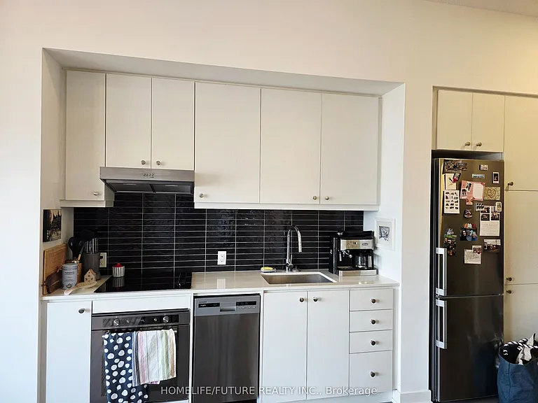 9 Tecumseth St #610 — Photo 8