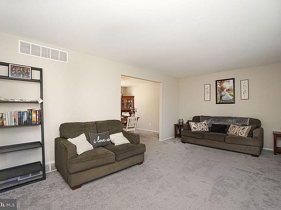 5th image of 10 Mills Dr