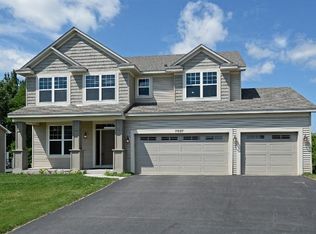 7607 Oak Ridge Trl, Shakopee, MN 55379