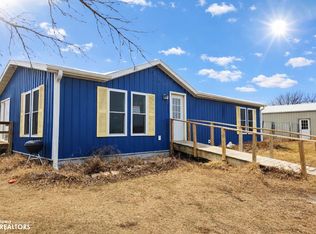 17461 Lakeview Rd, Leon, IA 50144